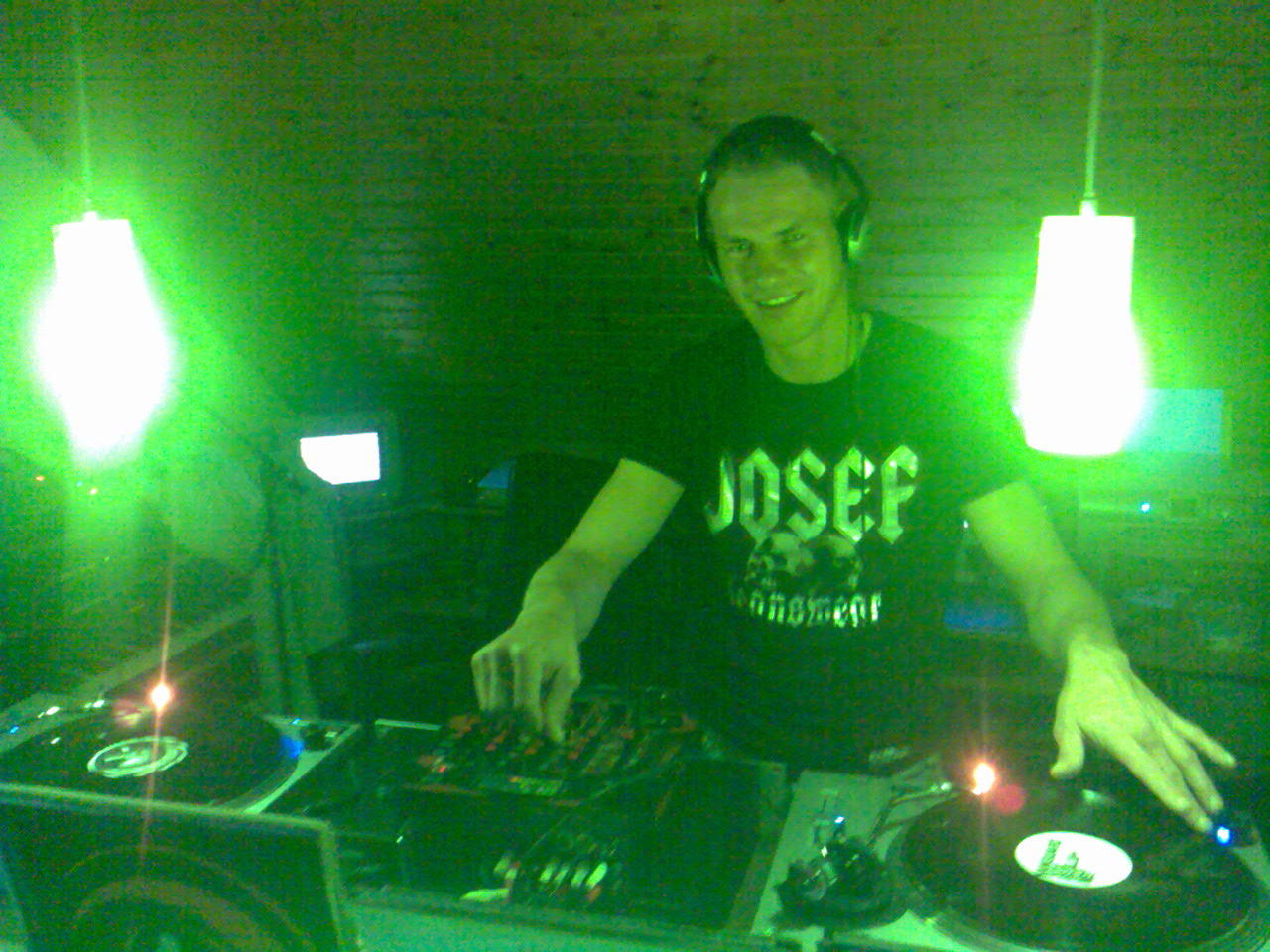 Dj Neck